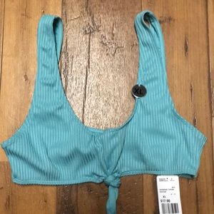 NWT center tie bikini top